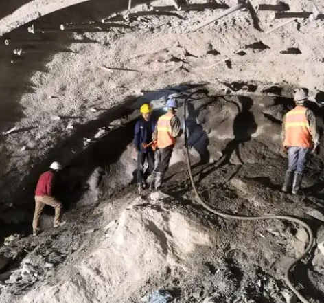 海安拱顶带模注浆料的施工流程及注意事项